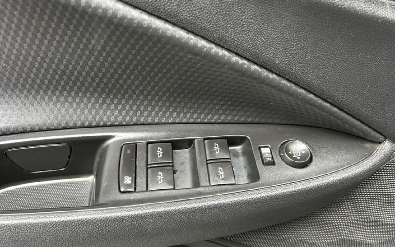 imagem-https://www.socarrao.com.br/sc-vehicle-images-prod/4098743/1790280286618-RkNfMzQ0NjVfODQ4OTUyMl8xM19WXzJlODRkMWE1YjIuanBlZw.jpeg