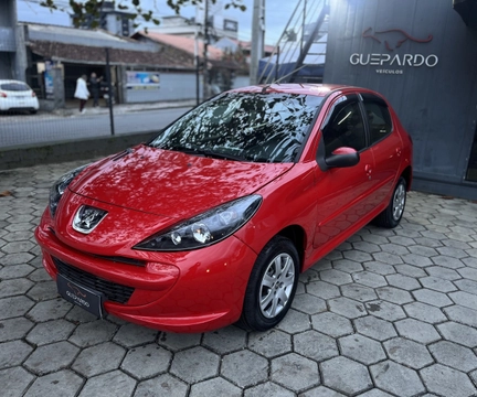 Peugeot 207 XR 1.4 Flex 8V 3p 2014 Vermelho — foto 1 de 3