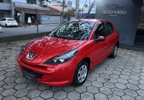 Peugeot 207 XR 1.4 Flex 8V 3p 2014 Vermelho — foto 1 de 3