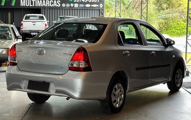 imagem-https://www.socarrao.com.br/sc-vehicle-images-prod/4098873/1790280568055-2_050844.jpg