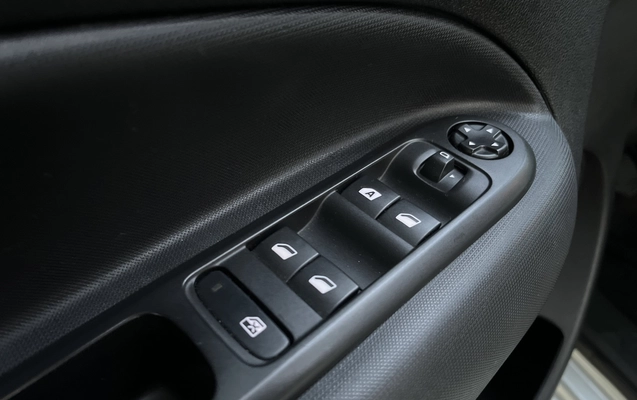 imagem-https://www.socarrao.com.br/sc-vehicle-images-prod/4099000/1790280749741-1_053429.jpg