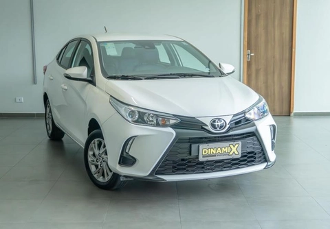 Toyota Yaris 2023 Branco — foto 1 de 3