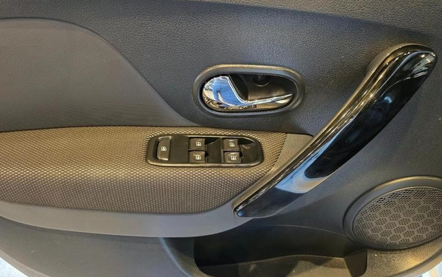 imagem-https://www.socarrao.com.br/sc-vehicle-images-prod/4099161/1790282716061-8511254_17_B_8296ba0dcf.jpeg