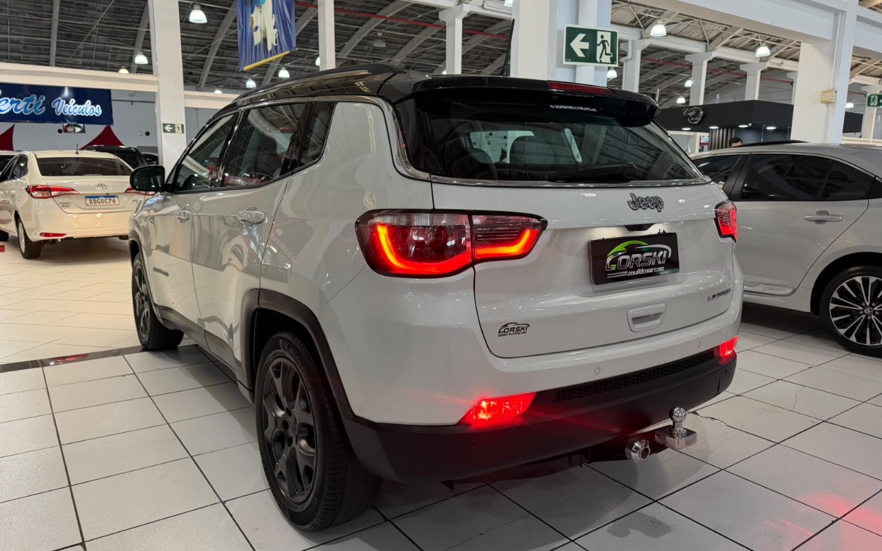 imagem-https://www.socarrao.com.br/sc-vehicle-images-prod/4099173/1790281311460-OWQ2NjFhOTMtNDY2Mi00NzBiLWIyMzAtY2I4YjY2MzAxOTc0LmpwZWc.jpeg