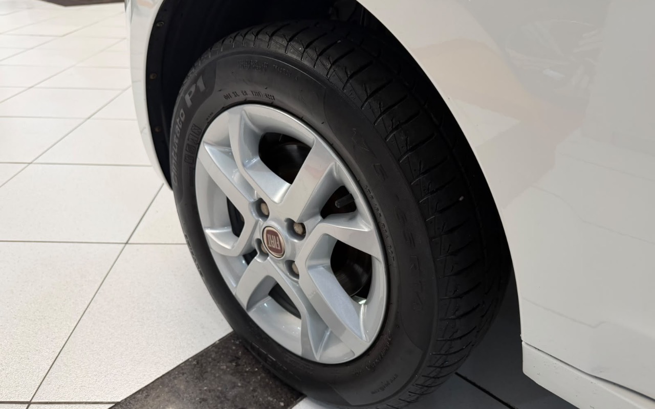 imagem-https://www.socarrao.com.br/sc-vehicle-images-prod/4099292/1790281527067-OGUzNGQ3YTktZWM4NC00MjZkLTljZTYtZmMyNGMwZWM4ZjhiLmpwZWc.jpeg