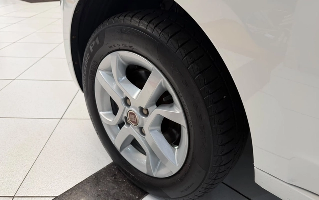 imagem-https://www.socarrao.com.br/sc-vehicle-images-prod/4099292/1790281527067-OGUzNGQ3YTktZWM4NC00MjZkLTljZTYtZmMyNGMwZWM4ZjhiLmpwZWc.jpeg