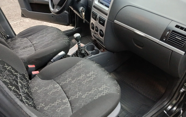 imagem-https://www.socarrao.com.br/sc-vehicle-images-prod/4099515/1790281927653-MTc5MDI4MTY2ODc5ODIzODYxNDQwNDQyNjE4Njc5MDAuanBn.jpg