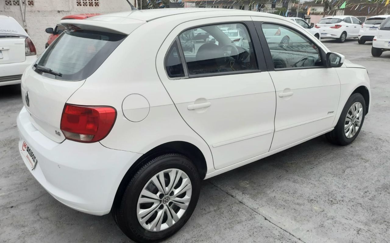 imagem-https://www.socarrao.com.br/sc-vehicle-images-prod/4099613/1790282277054-MDQuanBlZw.jpeg
