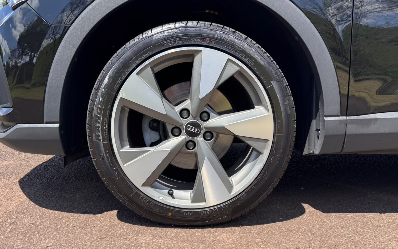 imagem-https://www.socarrao.com.br/sc-vehicle-images-prod/4099665/1790282357801-V2hhdHNBcHAgSW1hZ2UgMjAyNi0wOS0yNCBhdCAxNC4yMS4yMiAoMykuanBlZw.jpeg