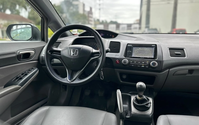 imagem-https://www.socarrao.com.br/sc-vehicle-images-prod/4099672/1790282359653-003_c2618f843a94f16feda2ec8d40f32244.jpg