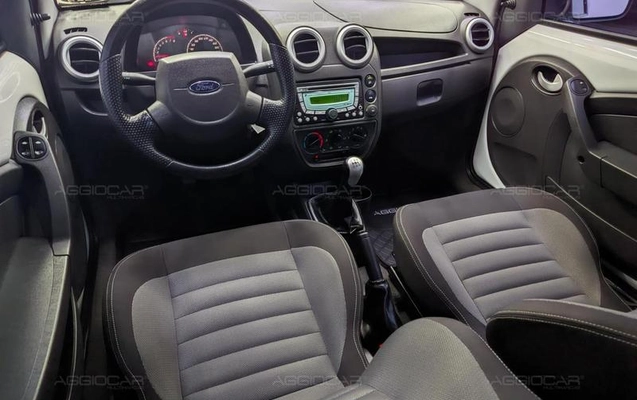 imagem-https://www.socarrao.com.br/sc-vehicle-images-prod/4099842/1790282520627-8173979_1_B_ae15aec728.jpeg