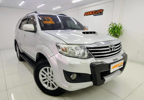 Toyota Hilux SW4 2013 Prata — foto 1 de 3