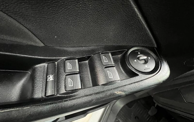 imagem-https://www.socarrao.com.br/sc-vehicle-images-prod/4099953/1790282661648-8511095_12_B_599862a60a.jpeg