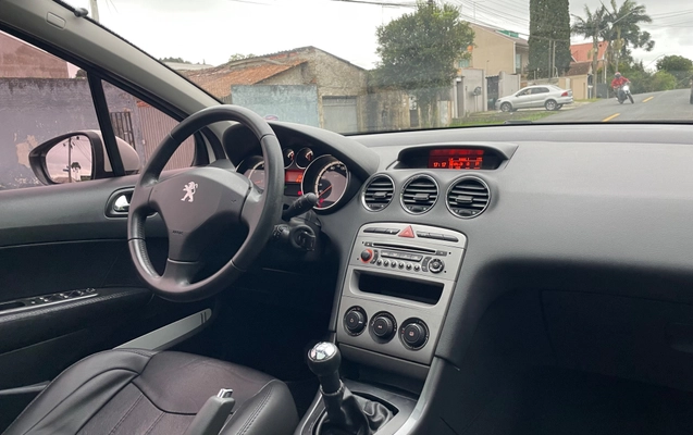 imagem-https://www.socarrao.com.br/sc-vehicle-images-prod/4099965/1790282752256-0d1b0cc3-0d6d-4ede-8d47-088aeb3478dd.jpg