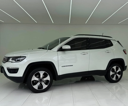 Jeep Compass 2017 Bege — foto 1 de 3