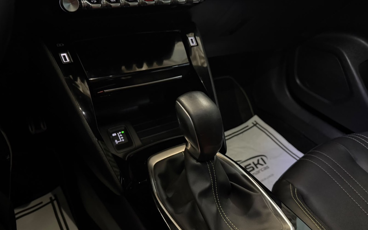 imagem-https://www.socarrao.com.br/sc-vehicle-images-prod/4099972/1790282856308-MWVkNWVlNDItMmQxYy00MDE3LWE2MTctMjU1MzA0MDEyZDRiLmpwZWc.jpeg