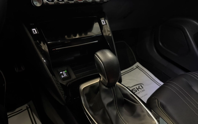 imagem-https://www.socarrao.com.br/sc-vehicle-images-prod/4099972/1790282856308-MWVkNWVlNDItMmQxYy00MDE3LWE2MTctMjU1MzA0MDEyZDRiLmpwZWc.jpeg