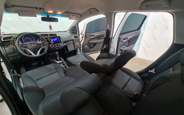 imagem-https://www.socarrao.com.br/sc-vehicle-images-prod/4100071/1790283212745-OS5qcGc.jpg