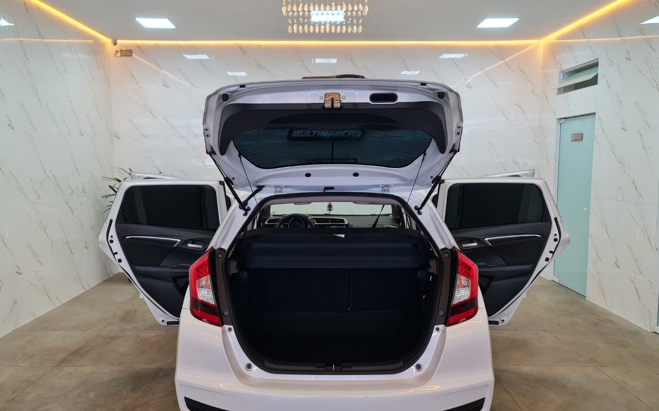 imagem-https://www.socarrao.com.br/sc-vehicle-images-prod/4100071/1790283213922-MTUuanBn.jpg