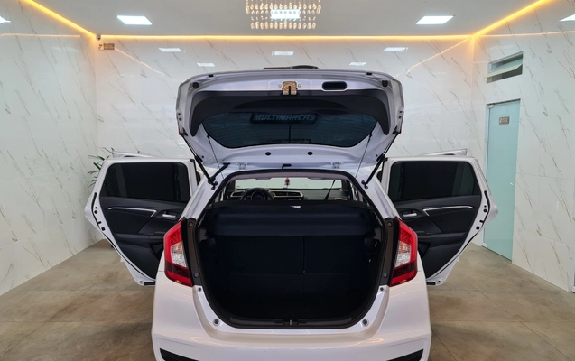 imagem-https://www.socarrao.com.br/sc-vehicle-images-prod/4100071/1790283213922-MTUuanBn.jpg