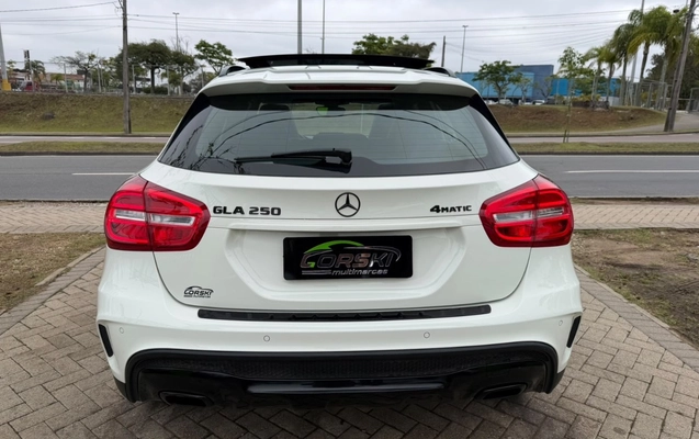 imagem-https://www.socarrao.com.br/sc-vehicle-images-prod/4100179/1790283441654-YTMyZDY2MjQtOWIxOC00NDQyLWEyNTAtNzEwNThjY2UwYzczLmpwZWc.jpeg