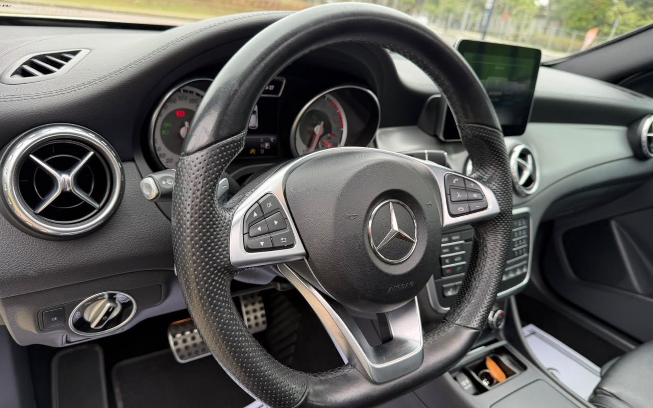 imagem-https://www.socarrao.com.br/sc-vehicle-images-prod/4100179/1790283442265-MDhmMWI3N2ItNjc4NC00NWFmLTlkMWQtYTZlNTc4ODA3NDNjLmpwZWc.jpeg