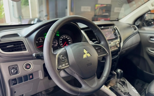 imagem-https://www.socarrao.com.br/sc-vehicle-images-prod/4100581/1790284494598-4_061429.jpg
