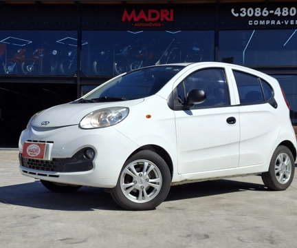 Caoa Chery QQ 1.0 ACT 12V 69cv 5p 2018 Branco — foto 1 de 3
