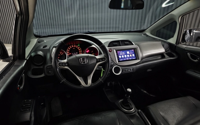 imagem-https://www.socarrao.com.br/sc-vehicle-images-prod/4101835/1790288156022-003_7cab9e30db6ae385a8abbfbf2f93098b.jpg