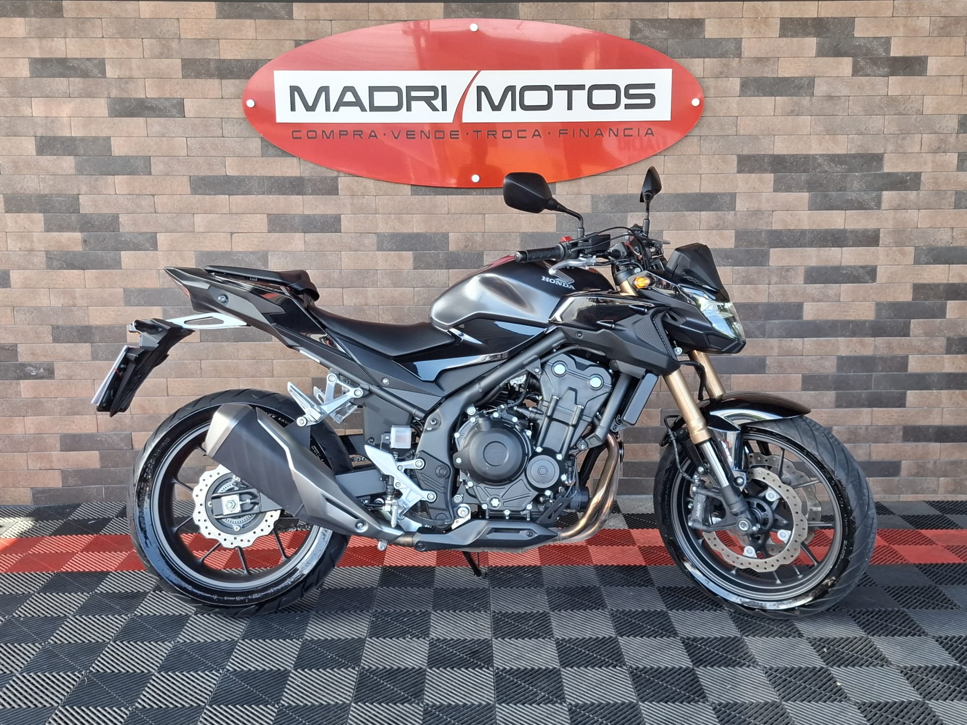 Honda CB 500F 2024 Cinza — foto 1 de 3