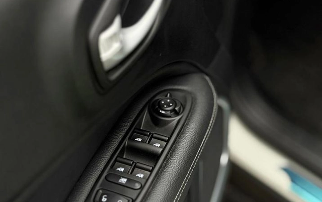imagem-https://www.socarrao.com.br/sc-vehicle-images-prod/4102723/1790290703433-8480735_0_B_520b35059c.jpeg