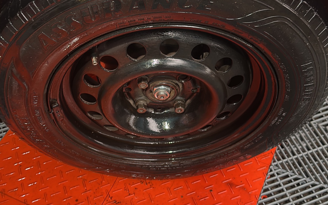 imagem-https://www.socarrao.com.br/sc-vehicle-images-prod/4103133/1790292186963-QkM0Q0Y1NjctMUYxRS00RTE4LThEMDktODczMEUzRjJFODEzLmpwZWc.jpeg