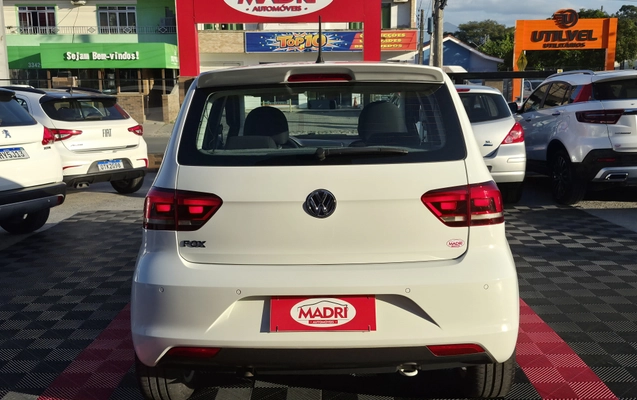 imagem-https://www.socarrao.com.br/sc-vehicle-images-prod/4105571/1790298780602-003_8a7b4e7674f8151afc686a81635f7928.jpg