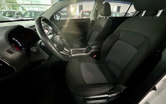 imagem-https://www.socarrao.com.br/sc-vehicle-images-prod/4116100/1790330700365-0d49debcc07643569477a8f4f6877057_1790330447383.jpg