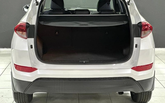 imagem-https://www.socarrao.com.br/sc-vehicle-images-prod/4116278/1790336855119-8364105_14_B_9f9c5e2371.jpeg