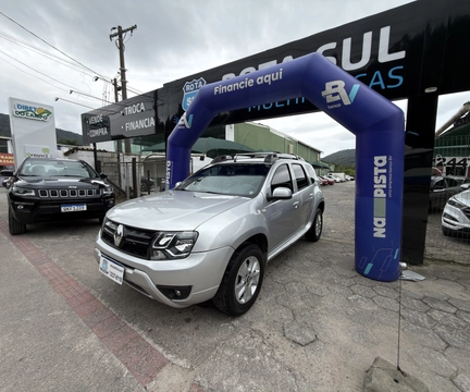 Renault Duster 2016 Prata — foto 1 de 3