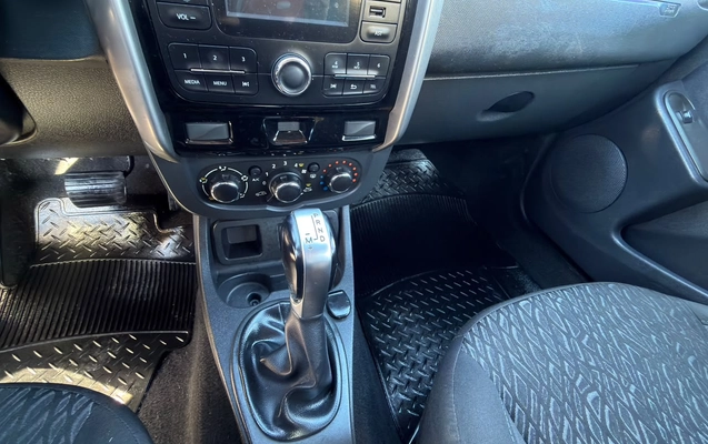 imagem-https://www.socarrao.com.br/sc-vehicle-images-prod/4116309/1790337657736-003_c17bcd7d758c481ef1fb4c9b474b3ebc.jpeg