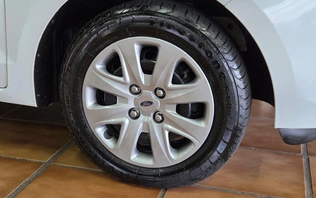 imagem-https://www.socarrao.com.br/sc-vehicle-images-prod/4116399/1790338693084-8512063_6_B_9f300197a3.jpeg