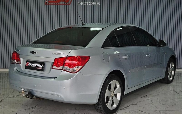 imagem-https://www.socarrao.com.br/sc-vehicle-images-prod/4116412/1790338782653-8198500_27_B_be4751fde7.jpeg