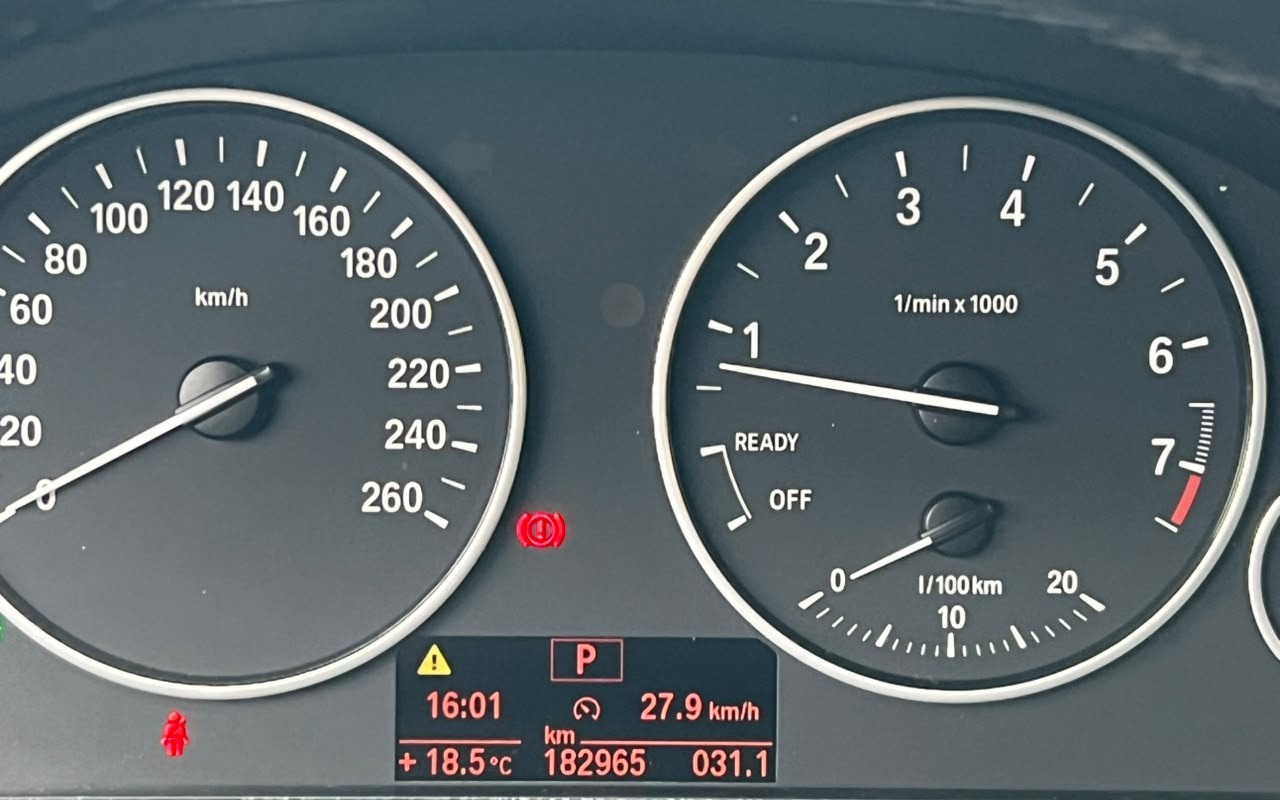 imagem-https://www.socarrao.com.br/sc-vehicle-images-prod/4116648/1790339525459-V2hhdHNBcHAgSW1hZ2UgMjAyNi0wOS0yNCBhdCAxNi4xOS41Ny5qcGVn.jpeg