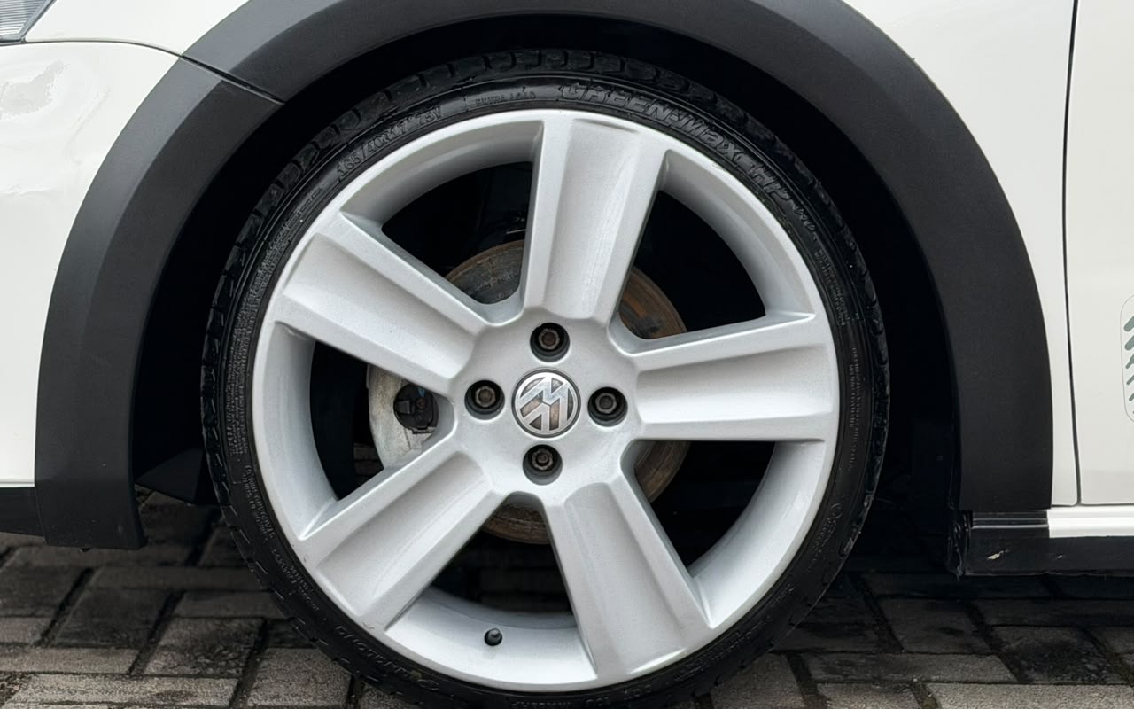 imagem-https://www.socarrao.com.br/sc-vehicle-images-prod/4117303/1790340822763-V2hhdHNBcHAgSW1hZ2UgMjAyNi0wOS0yNCBhdCAxNy40OC4zNyAoMSkuanBlZw.jpeg