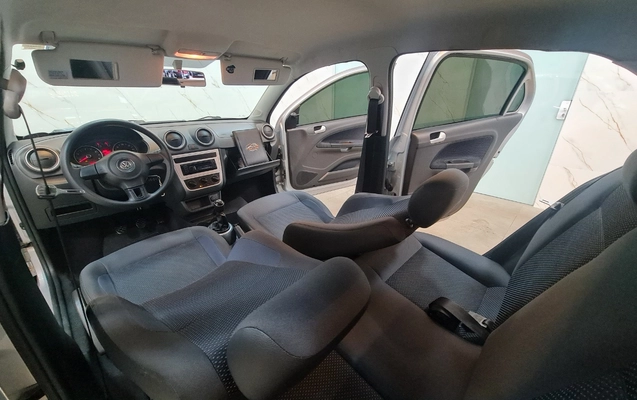 imagem-https://www.socarrao.com.br/sc-vehicle-images-prod/4117894/1790342169665-MjAyNjA5MjRfMTYzMTQ2LmpwZw.jpg