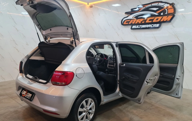imagem-https://www.socarrao.com.br/sc-vehicle-images-prod/4117894/1790342170242-MTMgKDQpLmpwZw.jpg