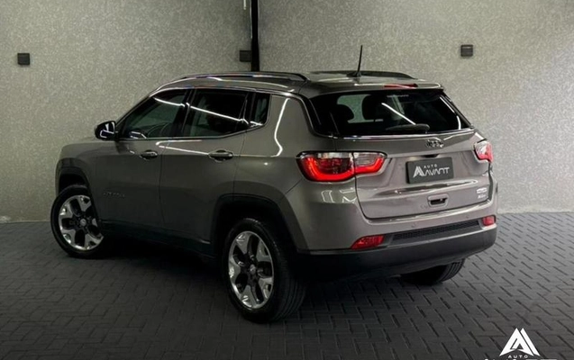 imagem-https://www.socarrao.com.br/sc-vehicle-images-prod/4117920/1790600468535-7986743_15_B_987ba55b74.jpeg