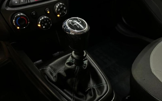 imagem-https://www.socarrao.com.br/sc-vehicle-images-prod/4118592/1790629092460-8512107_14_B_27c0c79fbe.jpeg