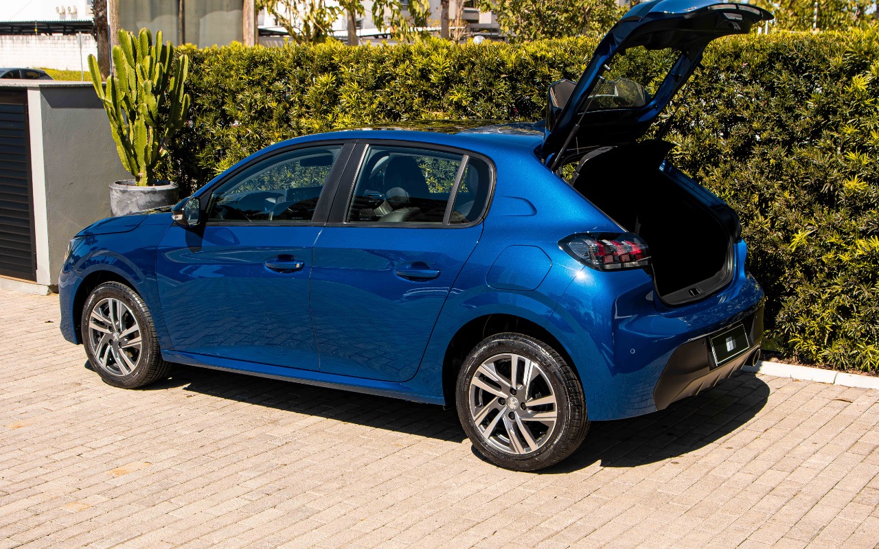 imagem-https://www.socarrao.com.br/sc-vehicle-images-prod/4118888/1790344414211-SU1HXzIzOTMuanBn.jpg