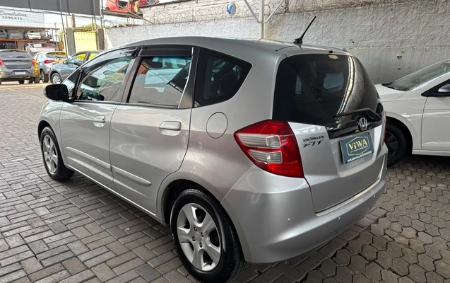 imagem-https://www.socarrao.com.br/sc-vehicle-images-prod/4119546/1790345977774-RklUIDEwLmpwZw.jpg