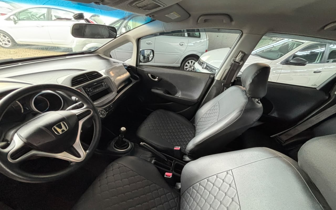 imagem-https://www.socarrao.com.br/sc-vehicle-images-prod/4119546/1790345977947-RklUIDguanBn.jpg