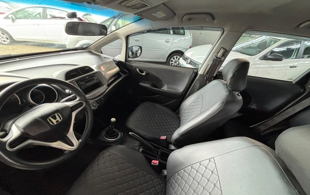 imagem-https://www.socarrao.com.br/sc-vehicle-images-prod/4119546/1790345977947-RklUIDguanBn.jpg