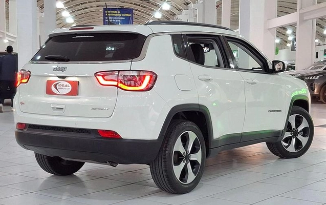 imagem-https://www.socarrao.com.br/sc-vehicle-images-prod/4119560/1790346011751-8450008_23_B_1e4228d852.jpeg